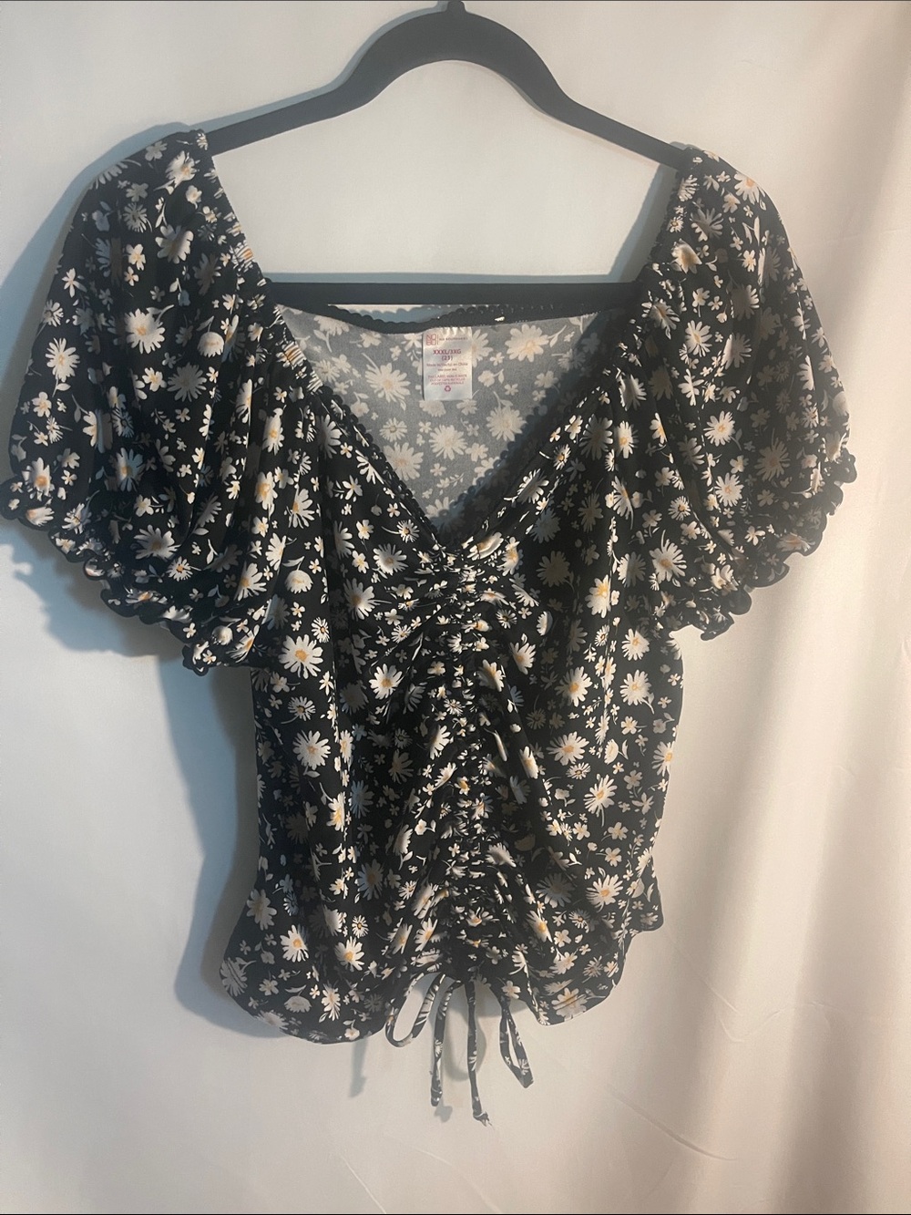 No Boundaries Black Daisy Ruched V-Neck Puff Sleeve Top